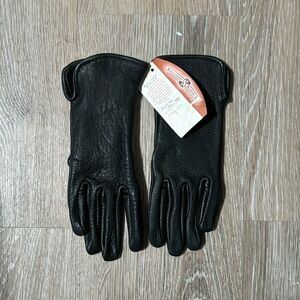 Women’s leather gloves